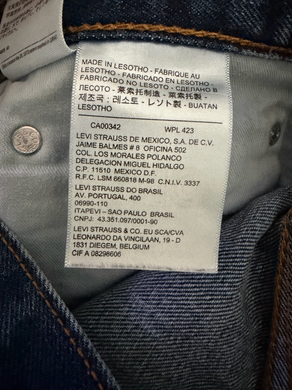 Levi's Classic 505 Medium Wash Jeans - Picture 10 of 11